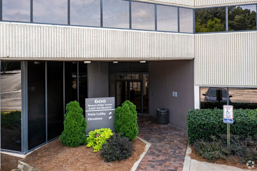More Photos Of 600 Beacon Pkwy W, Birmingham Medical For Lease