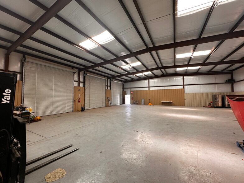 More Photos Of 13949 Windermere ave, El Paso Warehouse For Sale