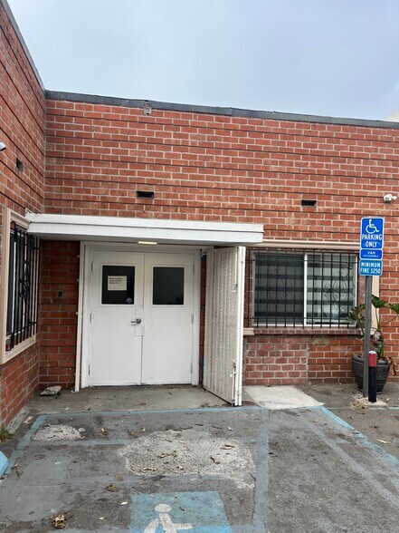 More Photos Of 5860-5862 Avalon Blvd, Los Angeles Medical For Lease