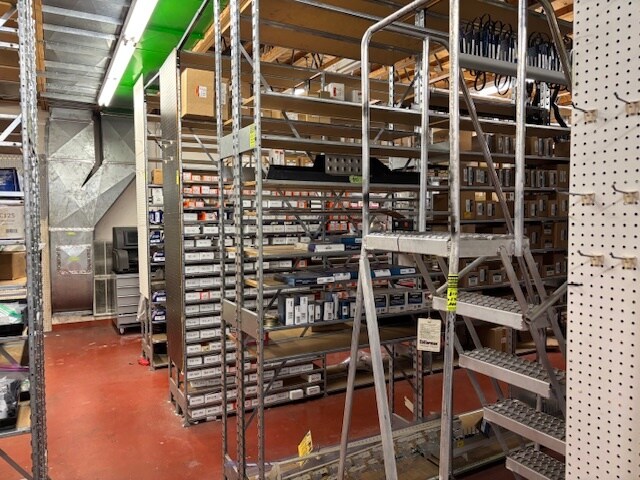 More Photos Of 2120 E Powell Blvd, Gresham General Retail For Sale