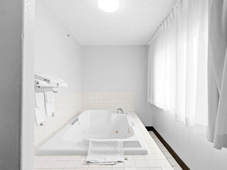 More Photos Of 15150 Brighton Rd, Brighton Hotel For Sale