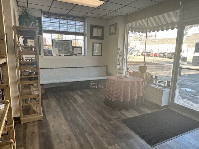 More Photos Of 610 E Franklin St, Monroe Drugstore For Sale