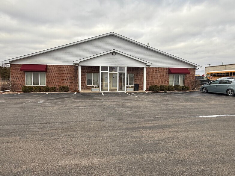 Primary Photo Of 2431 Bethany Rd, Sycamore Office For Lease