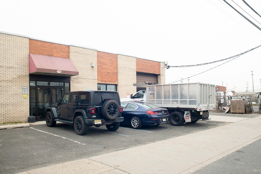 More Photos Of 1116 Edgewater Ave, Ridgefield Warehouse For Lease