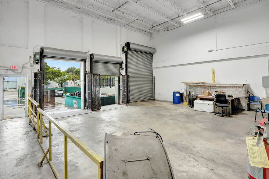 More Photos Of 12900 NW 38th Ave, Opa Locka Warehouse For Lease