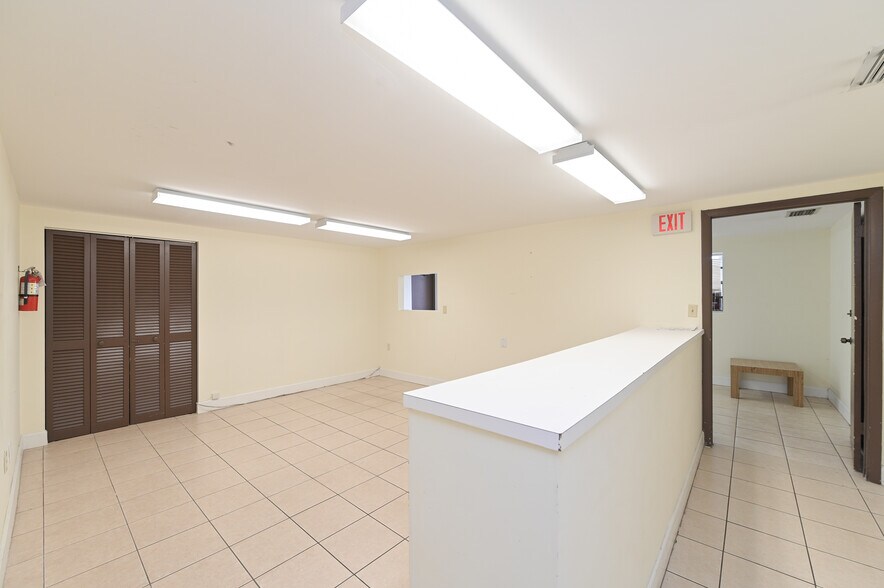 More Photos Of 13977-13981 SW 140th St, Miami Light Distribution For Sale