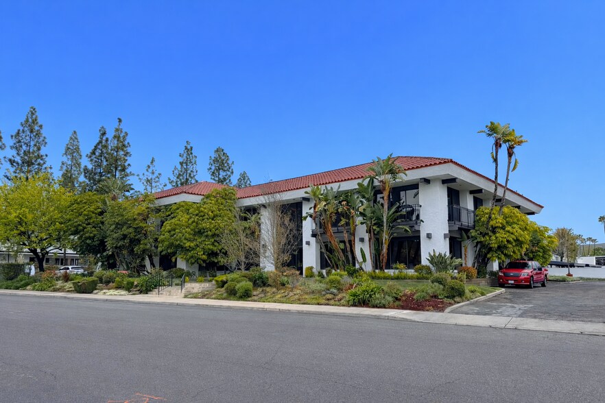 More Photos Of 468 Pennsfield Pl, Thousand Oaks Office For Lease