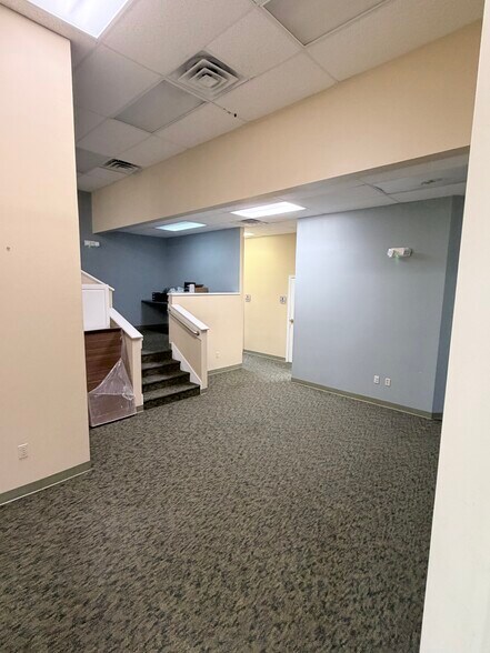 More Photos Of 900 SE Ocean Blvd, Stuart Office For Sale