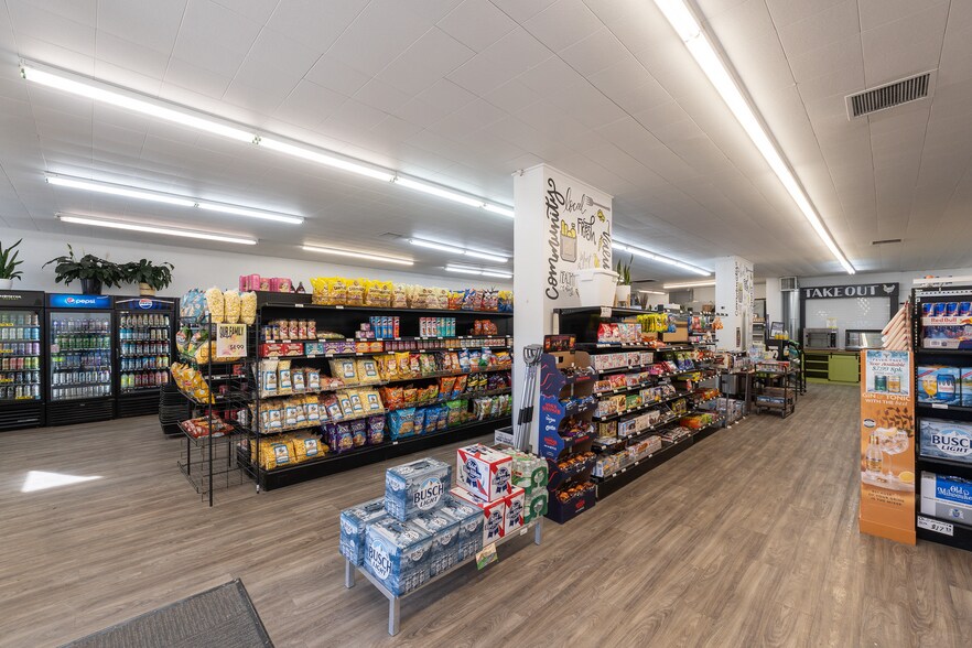 More Photos Of 205 Main St, Louisville Storefront For Sale