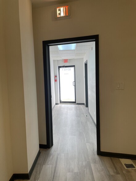 More Photos Of 6210 S Archer Rd, Summit Argo General Retail For Sale