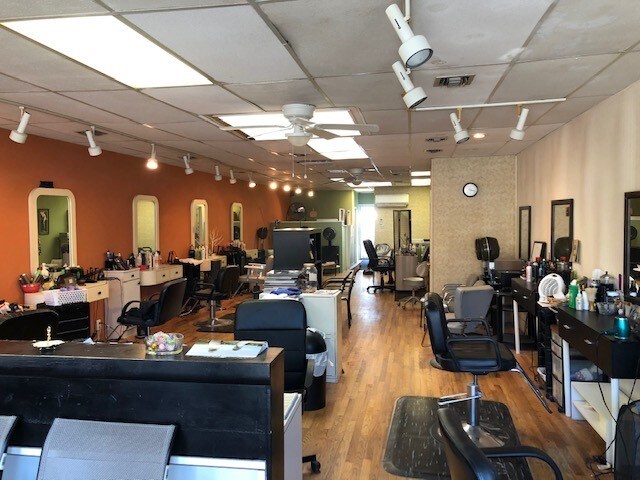 More Photos Of 1422 Manoa Rd, Wynnewood Storefront For Sale