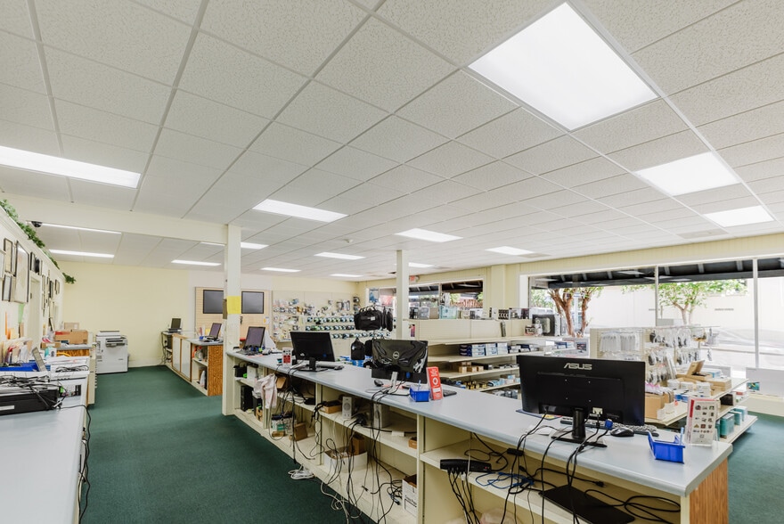 More Photos Of 205 W. Forsyth Street, Americus General Retail For Sale