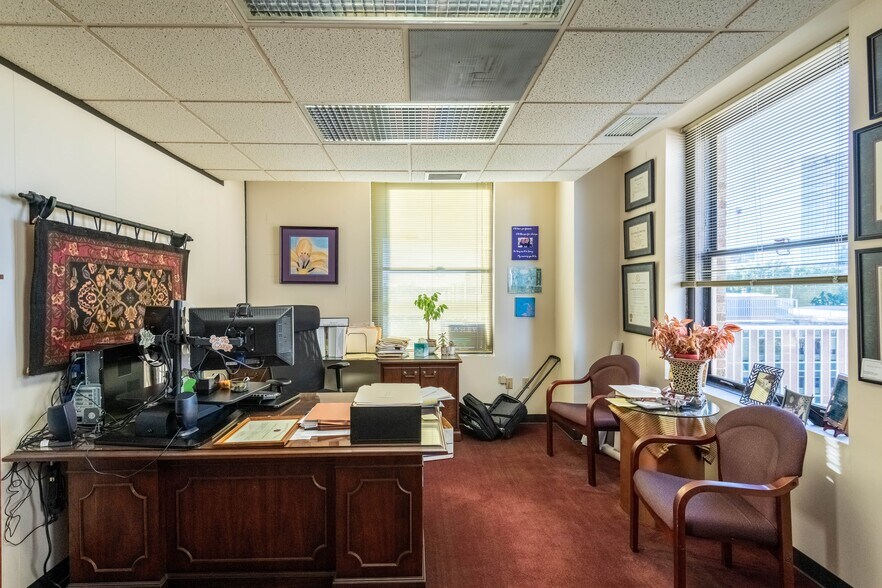 More Photos Of 127 W Hargett St, Raleigh Loft Creative Space For Lease