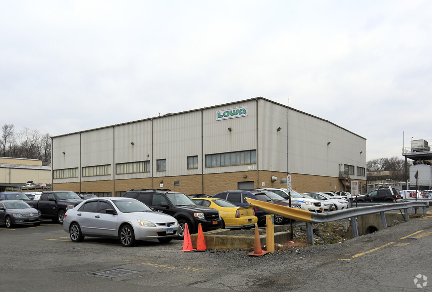 Primary Photo Of 86 Viaduct Rd, Stamford Warehouse For Lease