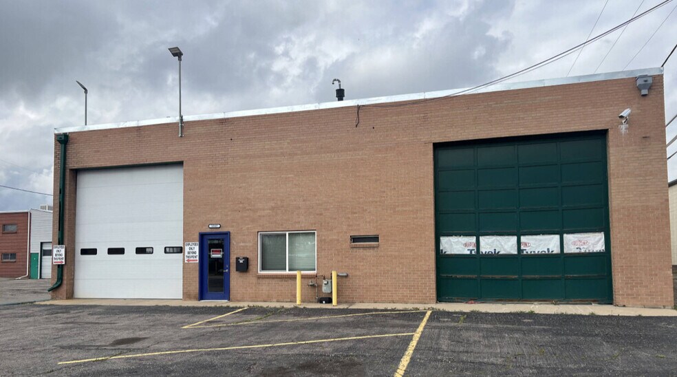 More Photos Of 7833 W Colfax Ave, Lakewood Auto Dealership For Lease