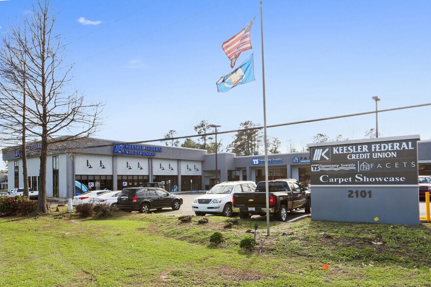 More Photos Of 2101 N Hwy 190, Covington Storefront For Lease