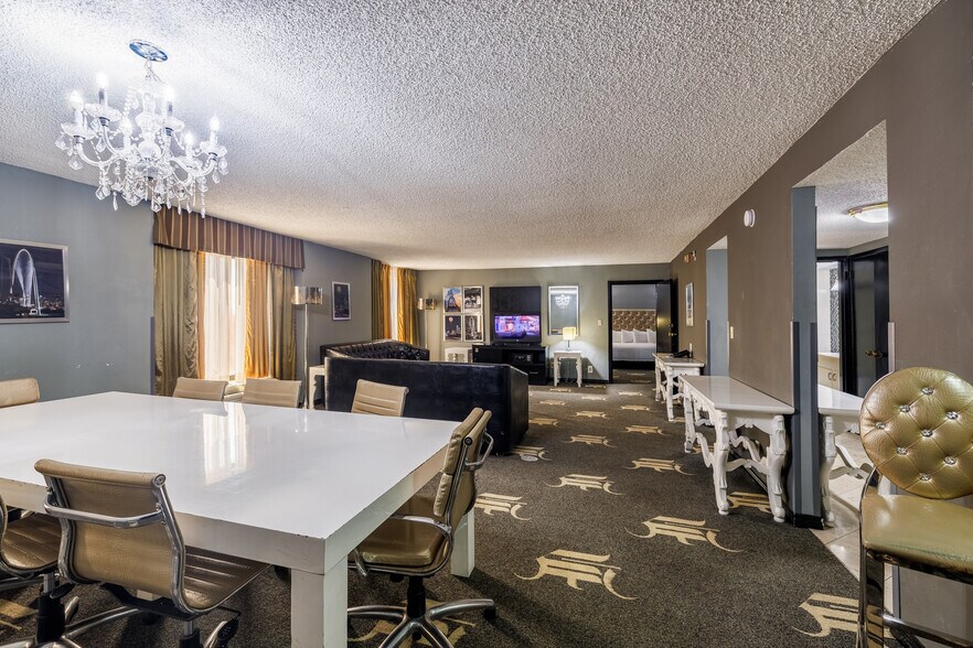 More Photos Of 2645 Lyndon B Johnson Fwy, Dallas Hotel For Sale