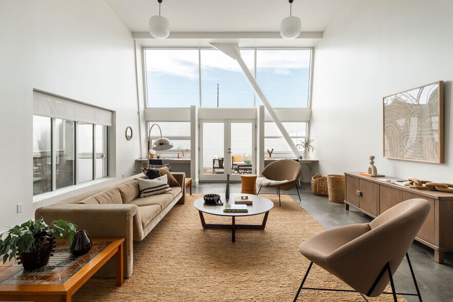 More Photos Of 615 Hampton Dr, Venice Apartments For Sale