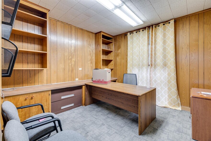 More Photos Of 1504 Stubbs Ave, Monroe Office For Sale