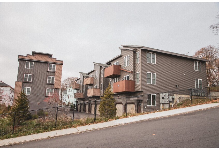 More Photos Of 60 Richards St, Worcester Apartments For Sale