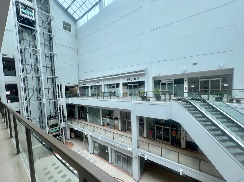 More Photos Of 1458 S San Pedro St, Los Angeles Unknown For Lease