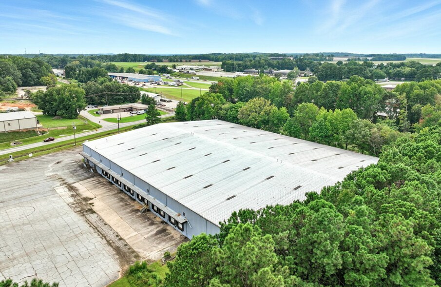 More Photos Of 1242 W Ridge Rd, Gainesville Service For Lease