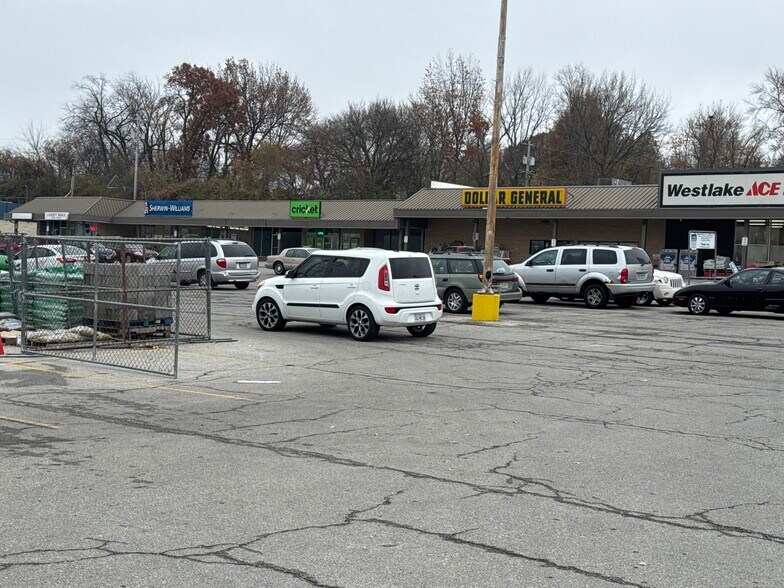 Primary Photo Of 405-523 E 24 Hwy, Independence Unknown For Lease