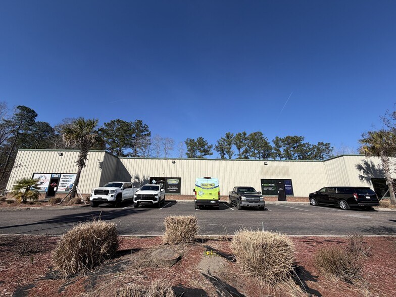 More Photos Of 3208 Mill St, Summerville Showroom For Lease