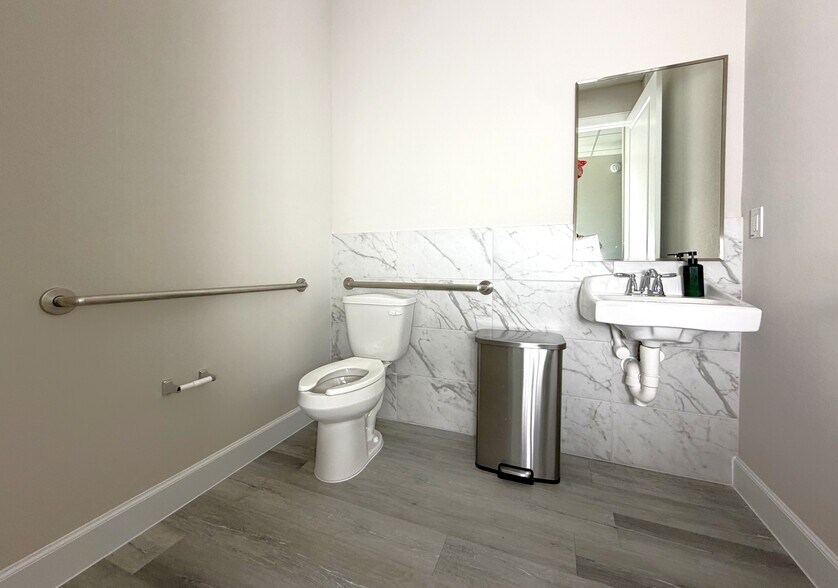 More Photos Of 28111 S Firethorne Rd, Katy Office For Lease