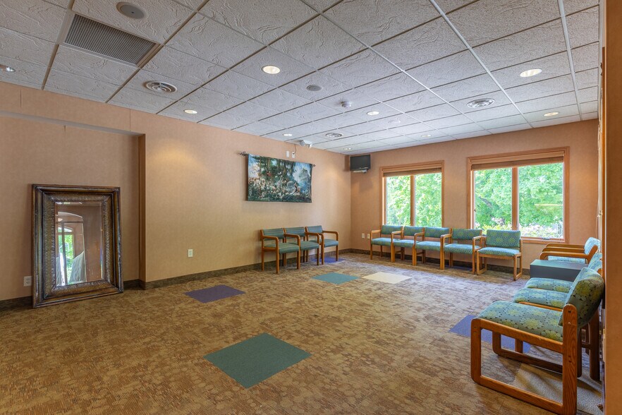 More Photos Of 307 N Washington St, Saint Croix Falls Office For Sale