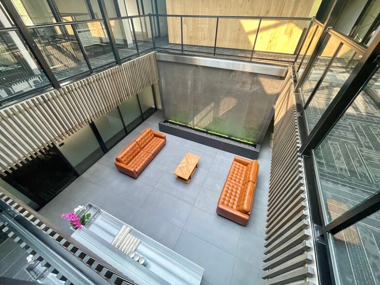 More Photos Of 8405 165th Ave NE, Redmond Office For Sale