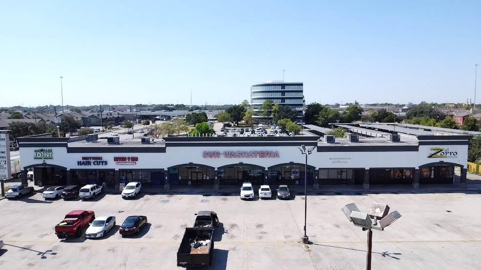 More Photos Of 10114 Bissonnet St, Houston Storefront For Lease