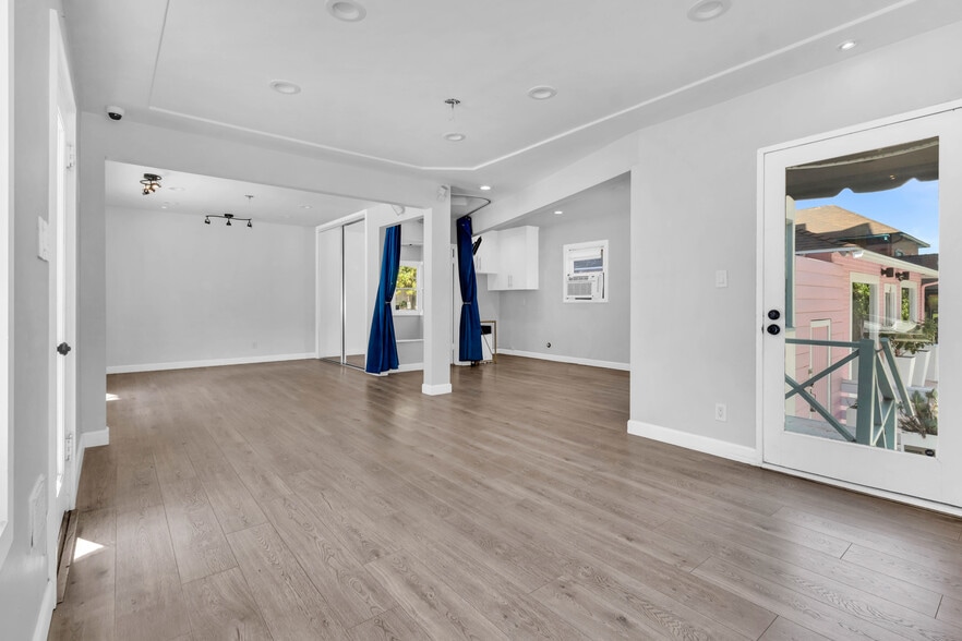 More Photos Of 1840 Columbia St, San Diego Storefront For Lease