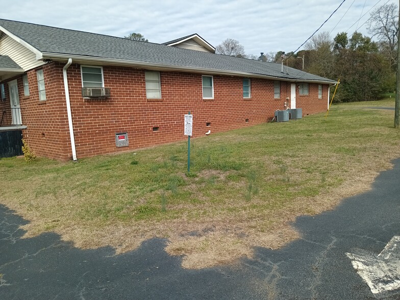 More Photos Of 1344 N 9th St, Griffin Religious Facility For Sale