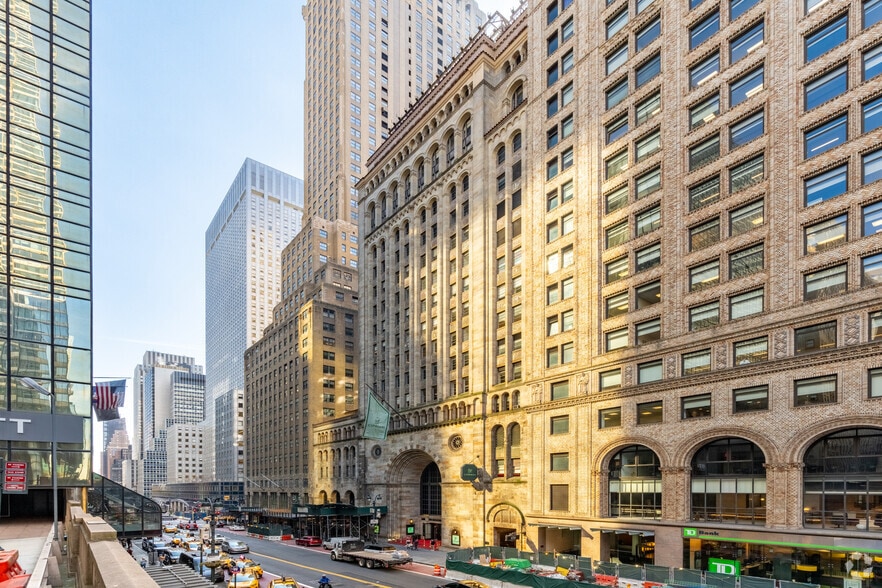 Primary Photo Of 110 E 42nd St, New York Coworking Space