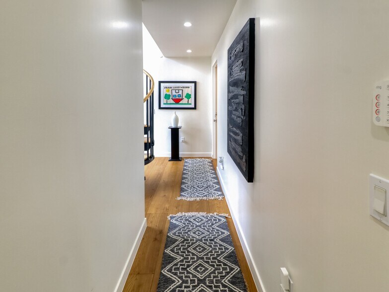 More Photos Of 6601 E Seaside Walk, Long Beach Multifamily For Sale