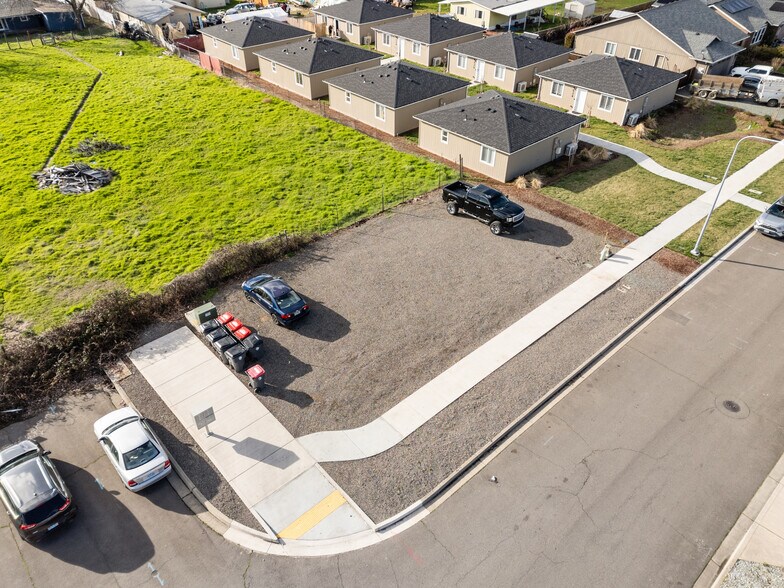 More Photos Of 634 Colinwood ct, Medford Apartments For Sale