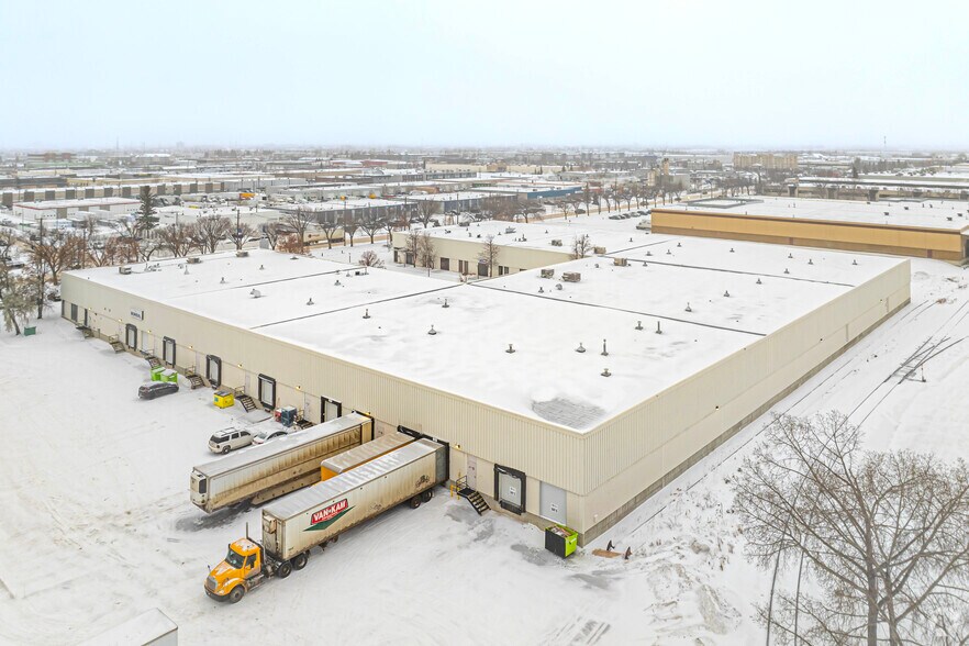 More Photos Of 16630-16678 114th Ave, Edmonton Warehouse For Lease