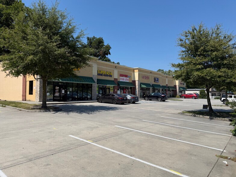 More Photos Of 13633 Warwick Blvd, Newport News Unknown For Lease