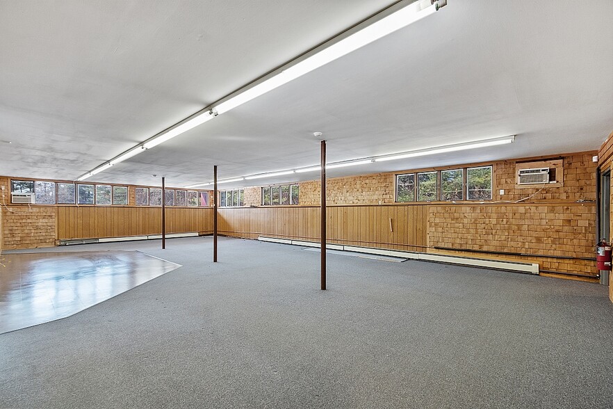 More Photos Of 1980 Lunenburg Rd, Lancaster Loft Creative Space For Lease