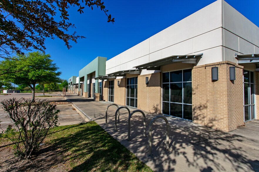 More Photos Of 402 Harvey Mitchell Pky, College Station Office For Sale