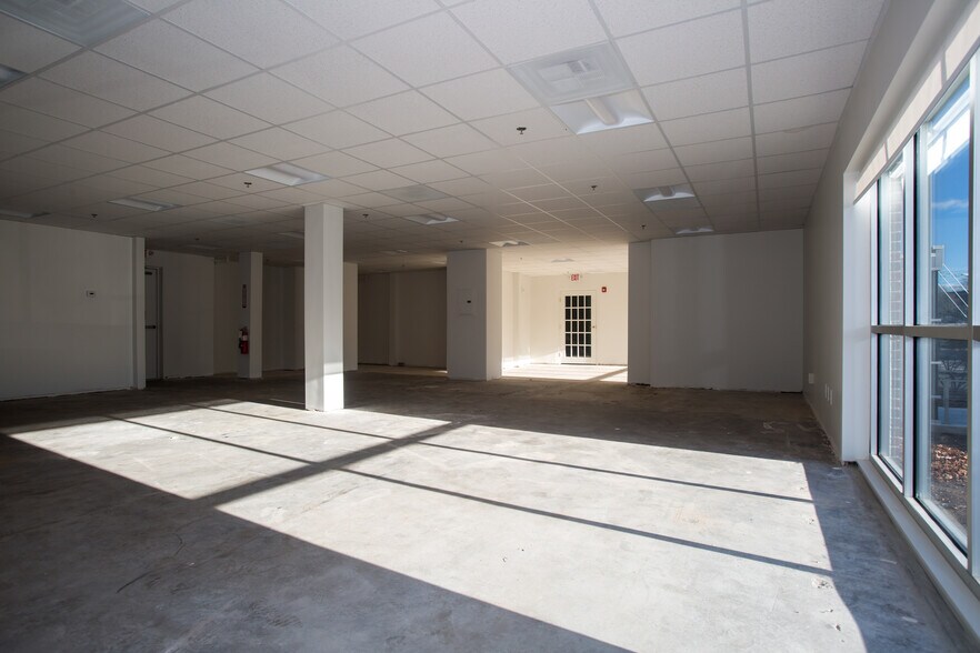 More Photos Of 11 Sylvan St, Danvers Office For Lease