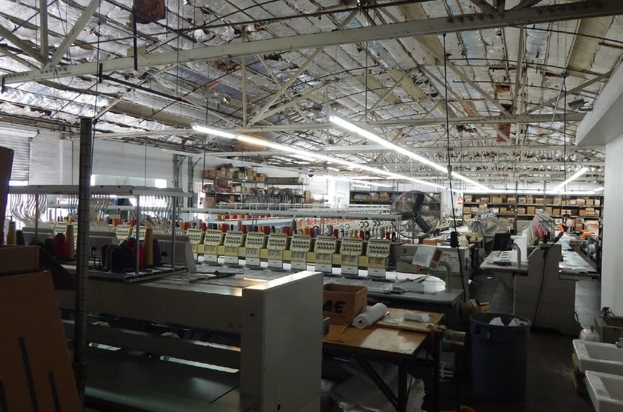 More Photos Of 5015 Hampton St, Vernon Manufacturing For Sale