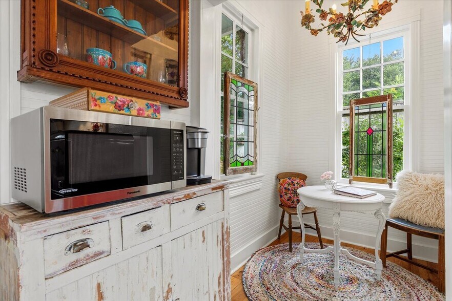More Photos Of 702 E Main St, Round Rock Office Residential For Sale
