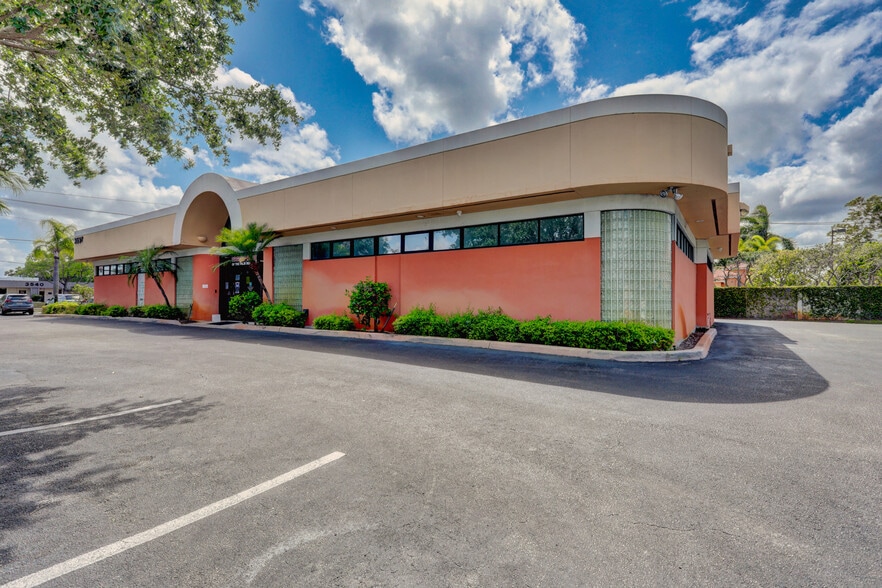 More Photos Of 3537 Forest Hill Blvd, West Palm Beach Medical For Lease