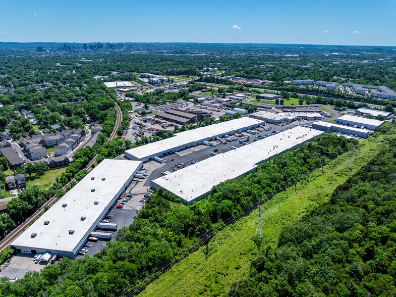 More Photos Of 3310-3422 Ambrose Ave, Nashville Warehouse For Lease