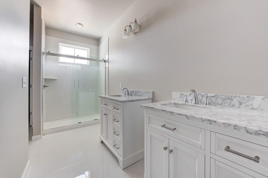 More Photos Of 12001 Rivers Trl, Oklahoma City Specialty For Sale