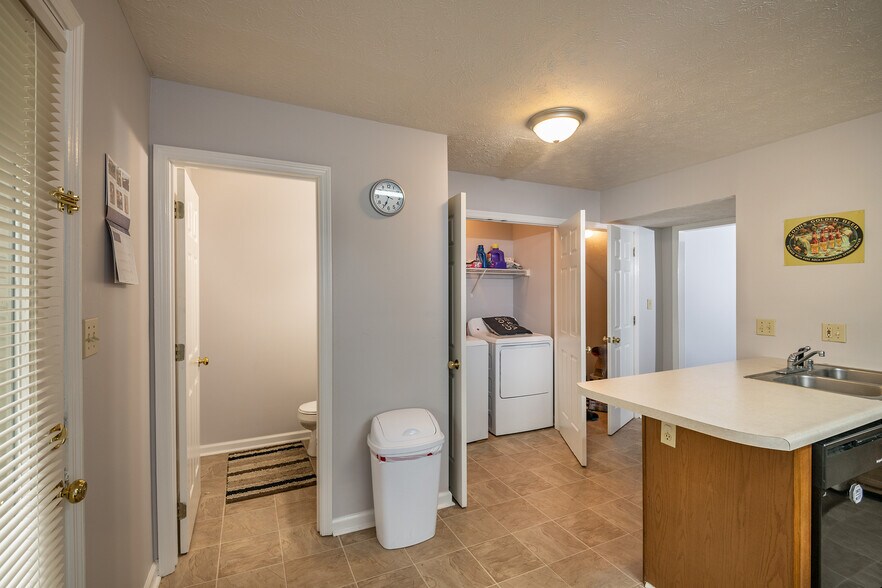 More Photos Of 3353-3375 Cove Lake Dr, Lexington Apartments For Sale