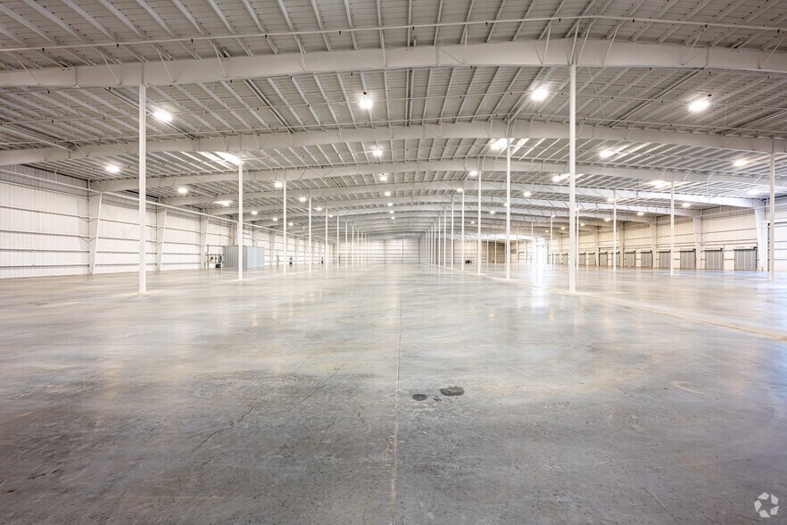 More Photos Of 2030 Rue Sucre, Suite 100, Luling Distribution For Lease