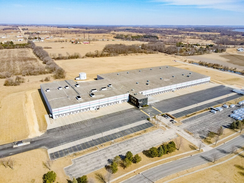 More Photos Of 200 Interstate Blvd, Edgerton Distribution For Lease